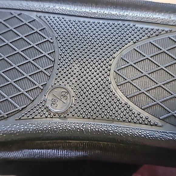 BETTY BOOP Embroidered Betty Boop Slippers - Picture 6 of 6